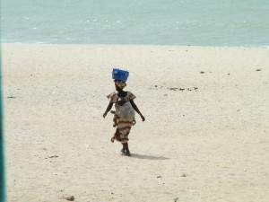 Verkoopster bij het strand