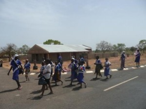 Kinderen in schooluniform